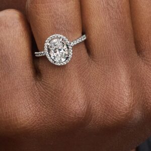 ANILLO REDONDO CON HALO BRILLANTE PANDORA